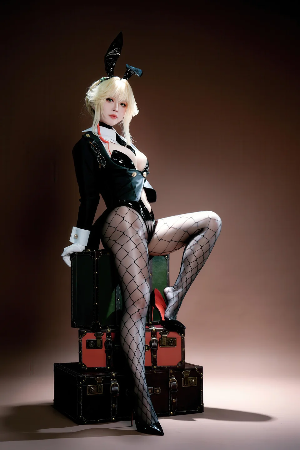 半半子_No095_Nikke：胜利女神_爱德兔女郎_愛德ェントバニー_62P,1V_436MB tg@simisebaisi 【丝足阁】010.webp